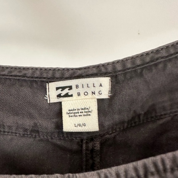 Billabong Overalls size Large. Runs small. - Picture 4 of 4